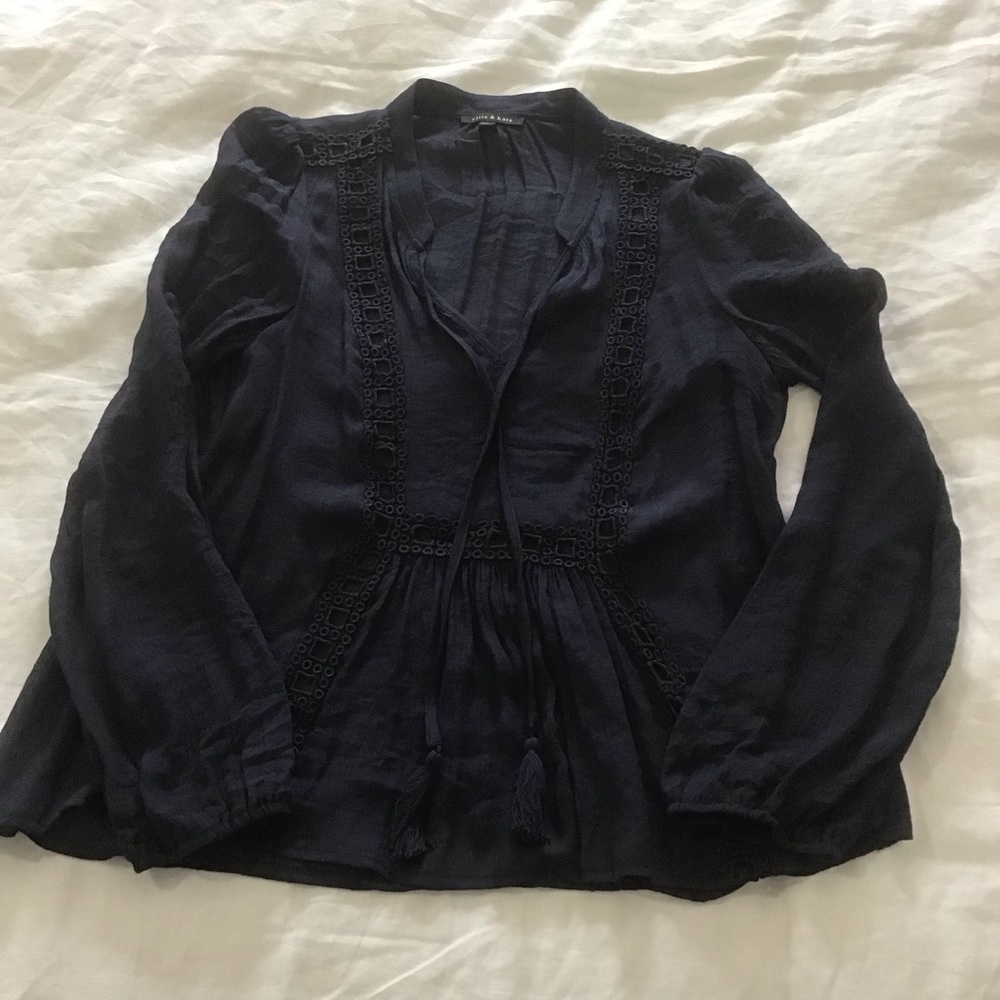Ellie & Kate Navy Blue Long Sleeve Open Cutwork V-Neck Top w/Tassels, Size L